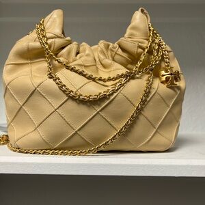 Tory burch Cream Shoulder Bag with Gold Chain
